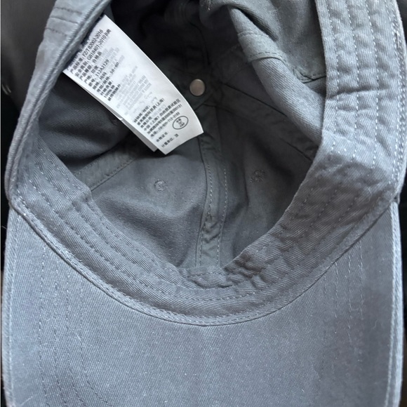 Abercrombie & Fitch Gray Baseball Cap with Embroidered Moose Logo - Picture 5 of 5